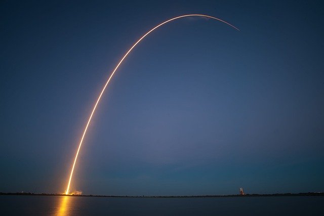 want-to-buy-spacex-stock?-you-have-to-know-someone